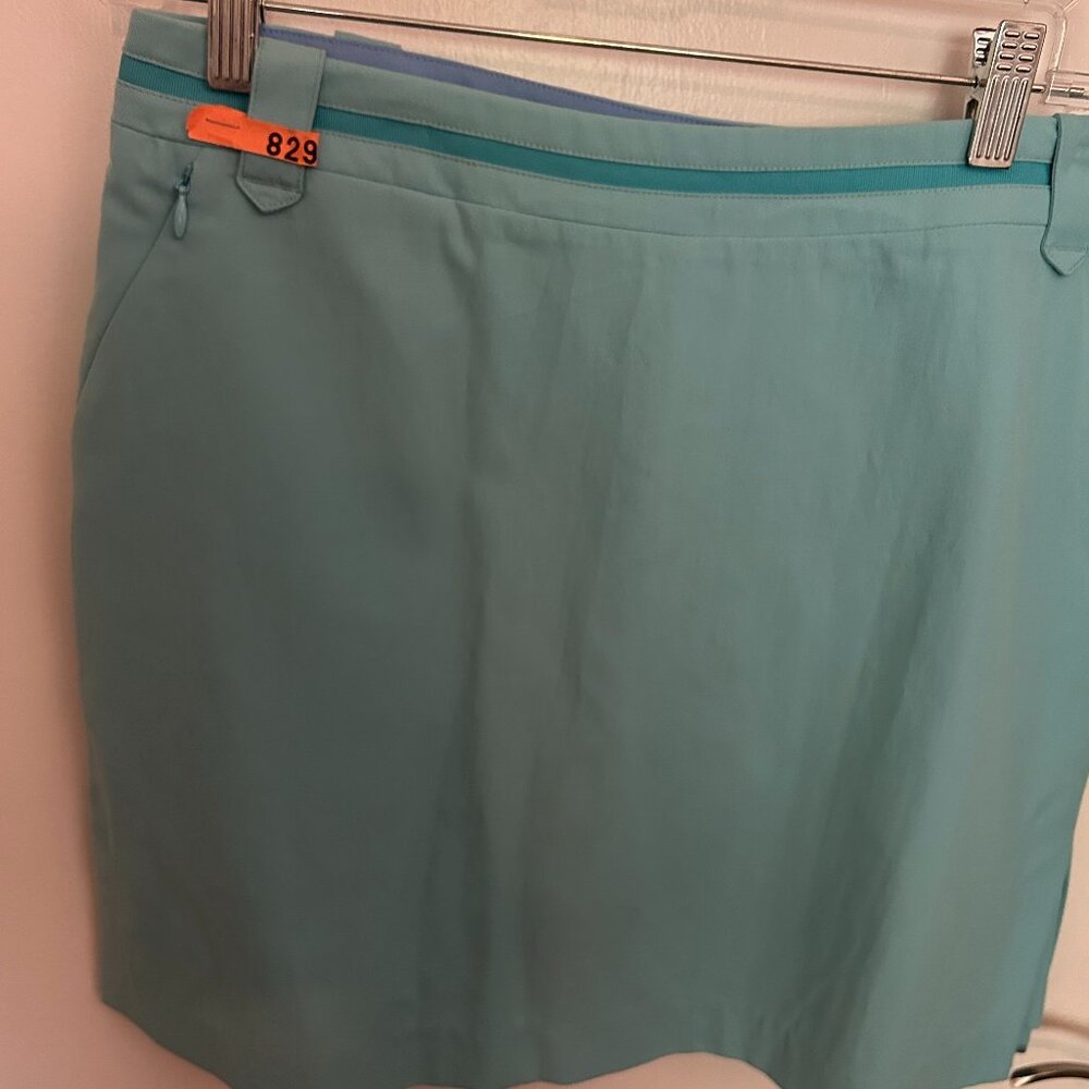 Ladies Golf Skort - Professionally cleaned - ready to wear - size 6